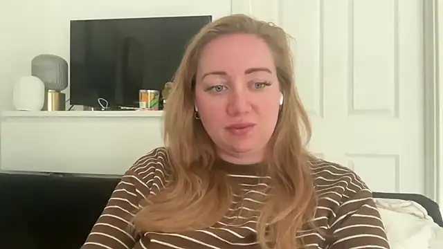 Snapshot of arielsweetieee chatting on 07.11.26 arielsweetieee online show from 07.11.26
