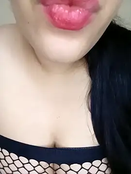 Snapshot of Meryem_sexyy chatting on 04.23.26 Meryem sexyy online show from 04.23.26