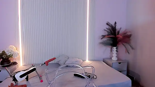 LucyWild8 online show from 06.19.26
