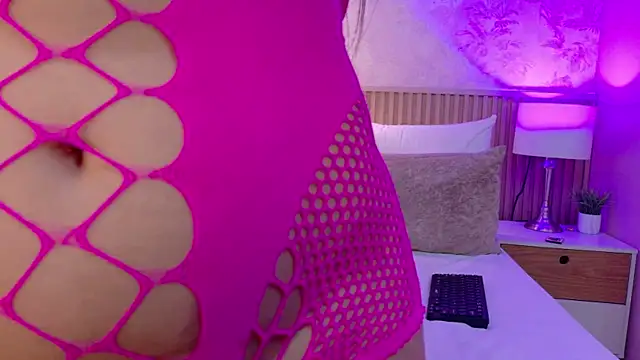 Darcy glow  online show from 04.25.26
