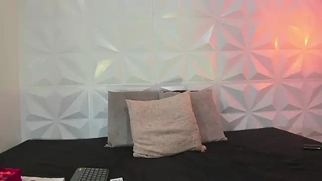 Snapshot of lucy_rouse1 chatting on 05.22.26 lucy rouse1 online show from 05.22.26