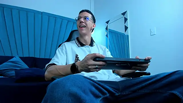 OliverThompsonJS online show from 06.13.26