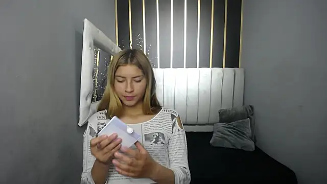 Snapshot of nancy_blonde chatting on 05.08.26 nancy blonde online show from 05.08.26