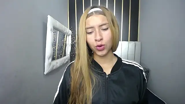 Snapshot of nancy_blonde chatting on 05.11.26 nancy blonde online show from 05.11.26