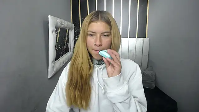 Snapshot of nancy_blonde chatting on 05.15.26 nancy blonde online show from 05.15.26