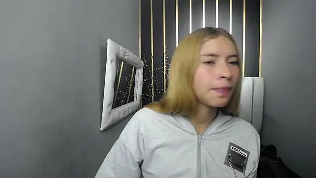 Snapshot of nancy_blonde chatting on 05.21.26 nancy blonde online show from 05.21.26