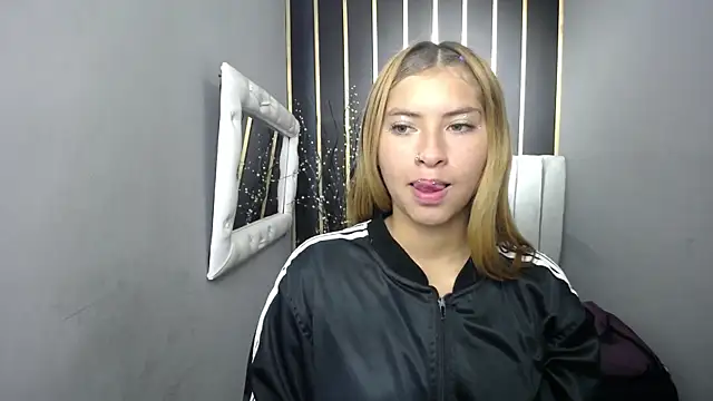 Snapshot of nancy_blonde chatting on 05.25.26 nancy blonde online show from 05.25.26