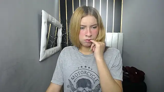 Snapshot of nancy_blonde chatting on 05.30.26 nancy blonde online show from 05.30.26