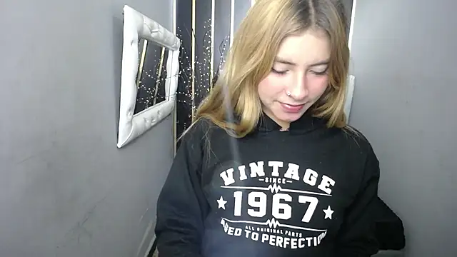 Snapshot of nancy_blonde chatting on 06.02.26 nancy blonde online show from 06.02.26