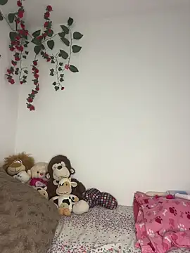 Daphnne Curly online show from 05.17.26