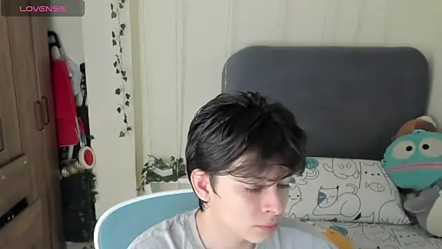 Snapshot of Felixzyn chatting on 06.15.26 Felixzyn online show from 06.15.26