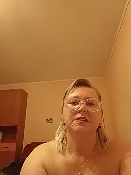 I amVeronicle online show from 06.10.26