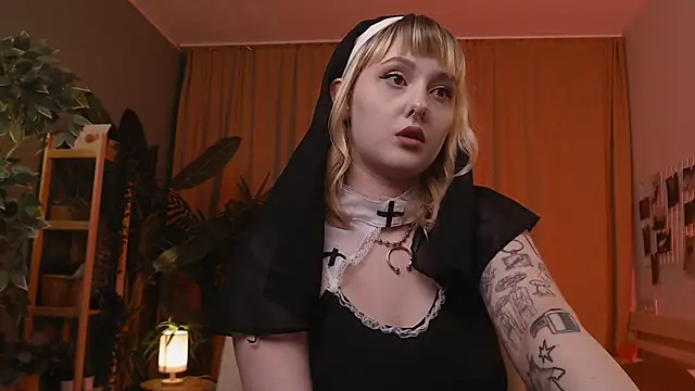 Emma Thomps online show from 05.11.26