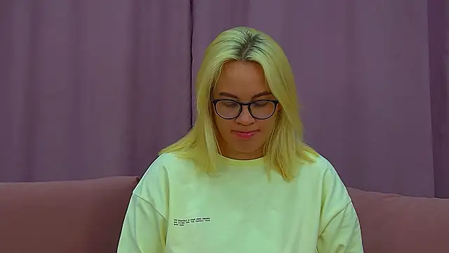 MariaNeuman online show from 05.03.26