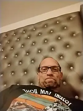 dickbishop77 online show from 04.19.26