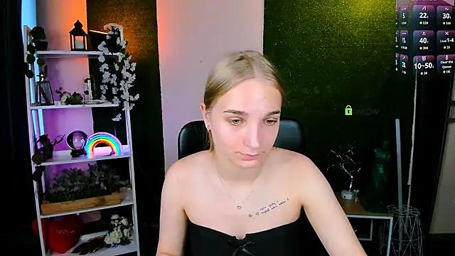 Snapshot of ollivia_dream chatting on 06.19.26 ollivia dream online show from 06.19.26