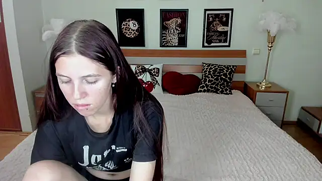 Snapshot of MaryRapunzel chatting on 06.25.26 MaryRapunzel online show from 06.25.26