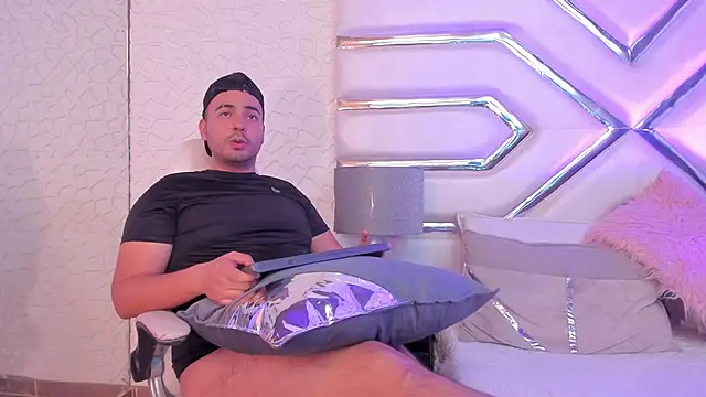 MaximoFerrer online show from 05.08.26