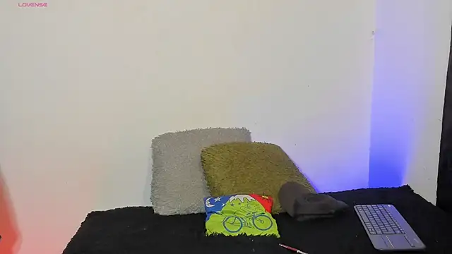 Snapshot of _IanLark chatting on 05.19.26 IanLark online show from 05.19.26