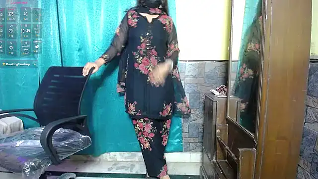 -Queenie online show from 07.25.26
