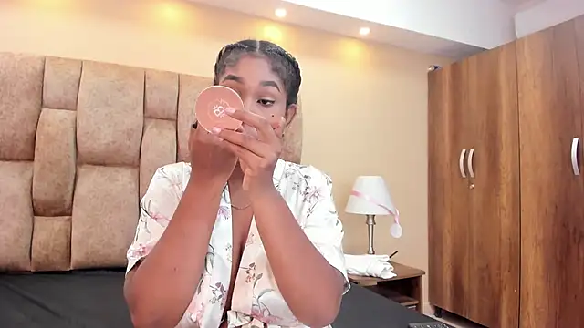 AlissonJamess online show from 04.24.26
