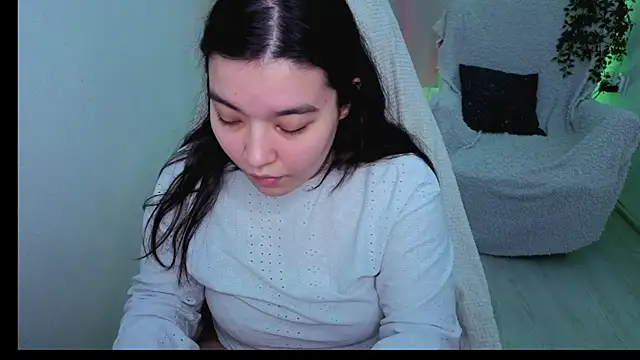 MomoRins online show from 04.29.26