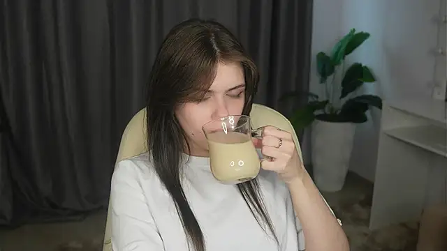 MertieFlechsig online show from 04.25.26