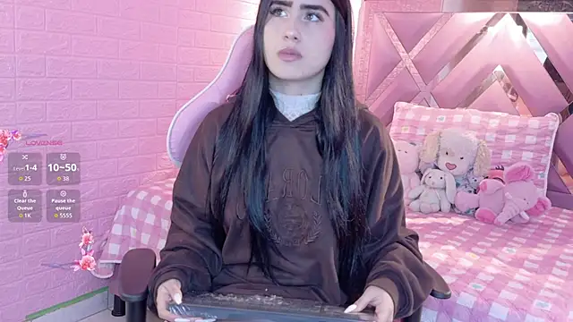 Snapshot of Lexy_Dumoun_ chatting on 06.21.26 Lexy Dumoun online show from 06.21.26