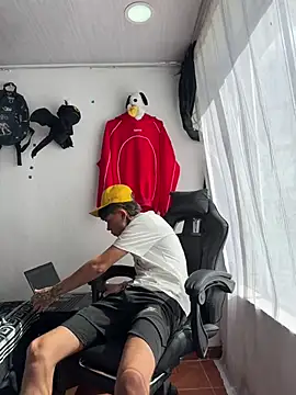 Jackdaniel001  online show from 05.18.26