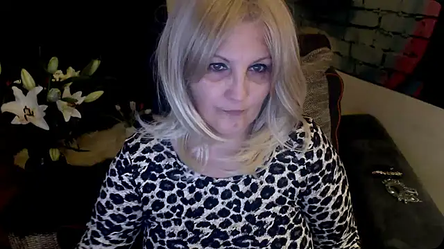 Divineblond online show from 02.02.25