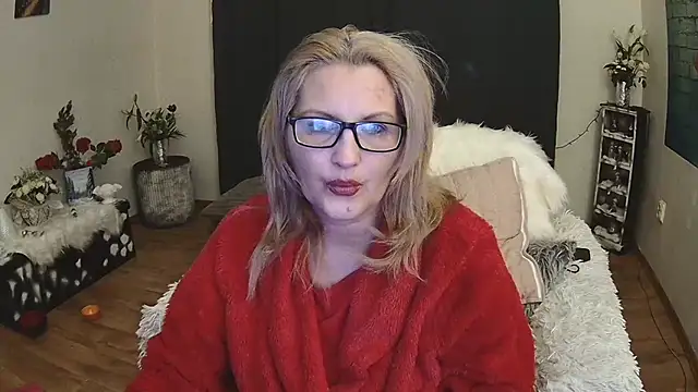 Divineblond online show from 02.08.25
