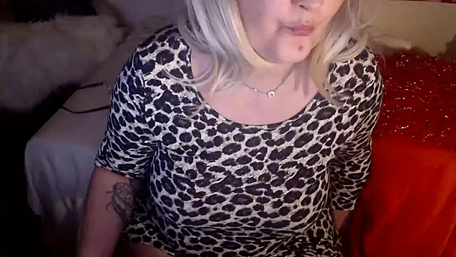 Divineblond online show from 03.14.25