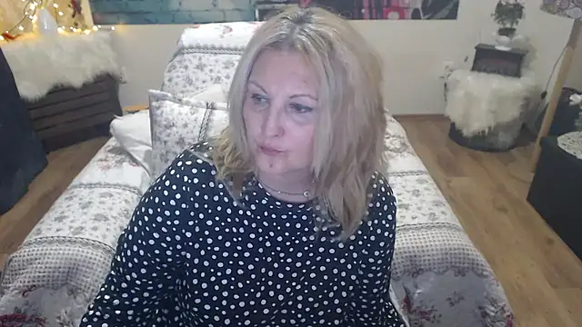 Divineblond online show from 03.21.25