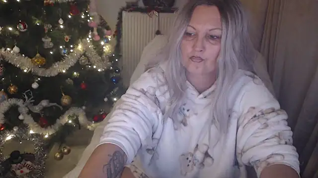 Divineblond online show from 12.21.25