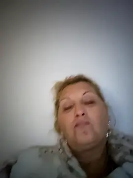 Snapshot of Divineblond chatting on 01.18.26 Divineblond online show from 01.18.26