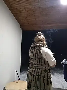 Snapshot of Divineblond chatting on 02.19.26 Divineblond online show from 02.19.26