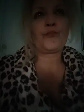 Snapshot of Divineblond chatting on 02.26.26 Divineblond online show from 02.26.26