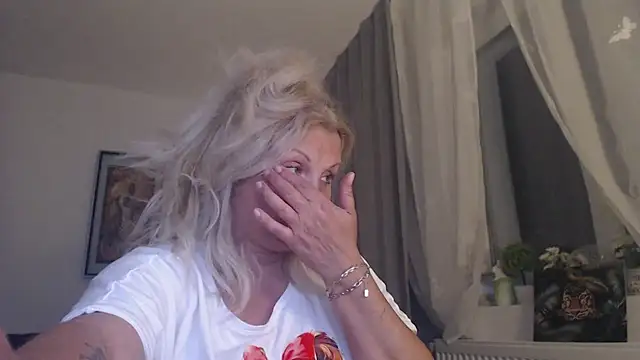 Divineblond online show from 05.08.26