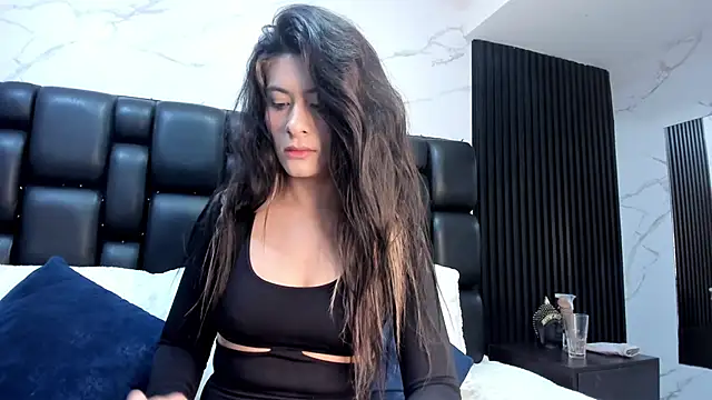 Snapshot of AshleyyHall chatting on 05.14.26 AshleyyHall online show from 05.14.26