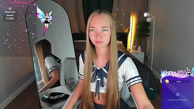 Snapshot of Milana_Sorrento chatting on 06.19.26 Milana Sorrento online show from 06.19.26