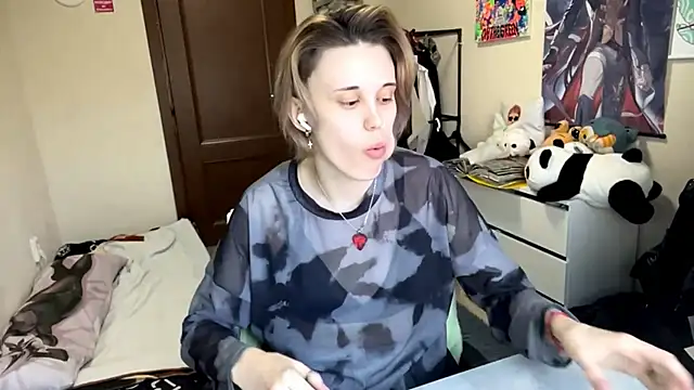 Queen moments  online show from 04.23.26