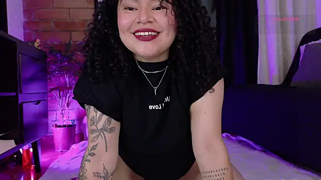 Snapshot of MissBronte chatting on 04.30.26 MissBronte online show from 04.30.26