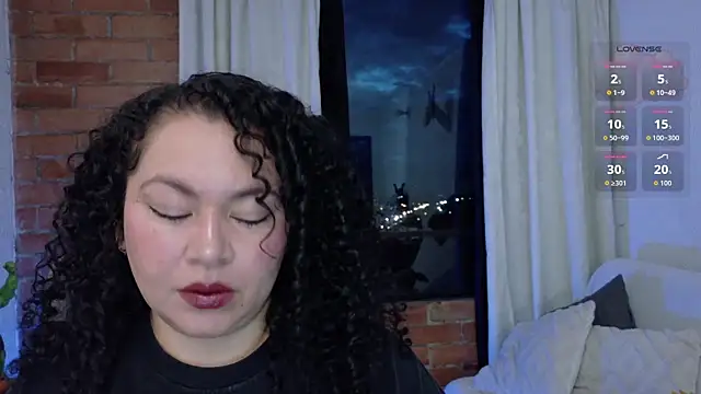 Snapshot of MissBronte chatting on 06.05.26 MissBronte online show from 06.05.26