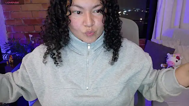 Snapshot of MissBronte chatting on 06.25.26 MissBronte online show from 06.25.26