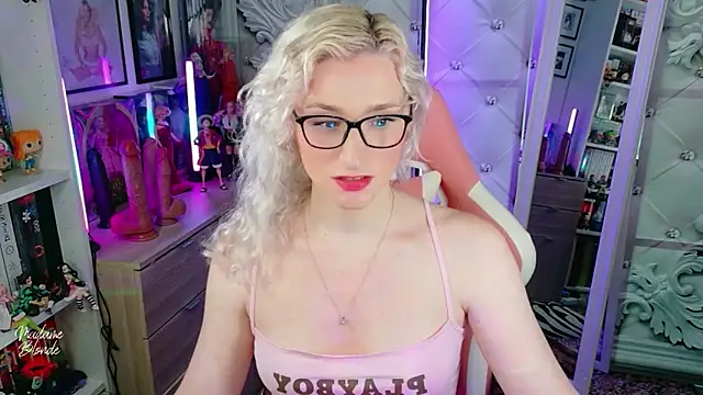 Madame Blonde online show from 06.03.26