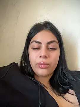 Snapshot of LilyLovell chatting on 04.28.26 LilyLovell online show from 04.28.26