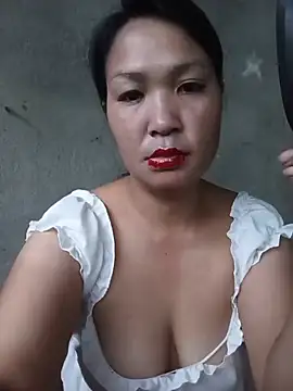 Snapshot of Beola-mi chatting on 06.17.26 Beola-mi online show from 06.17.26