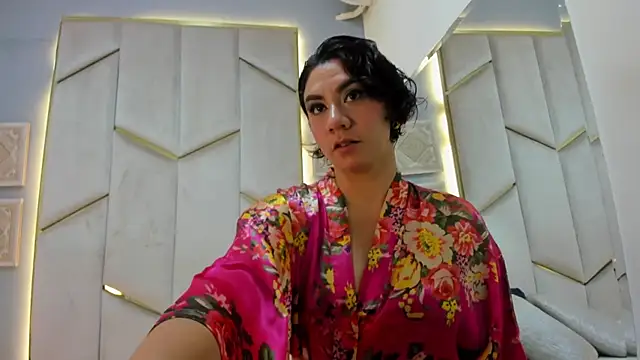 SandyFeral online show from 04.24.26