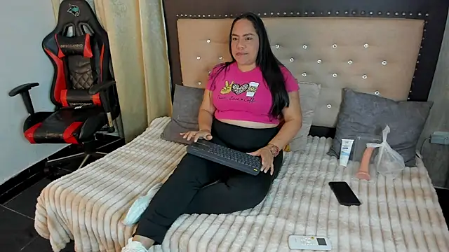 Zoedeleon online show from 05.14.26