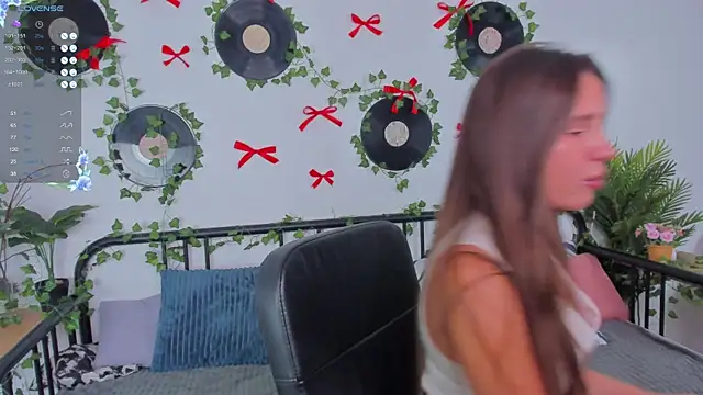 NicoleWells22 online show from 06.07.26